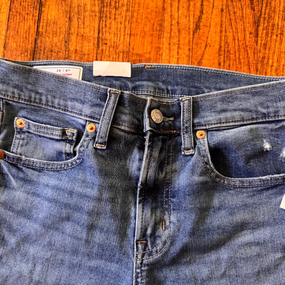 GAP True Skinny Midrise, 28/6, new with tags